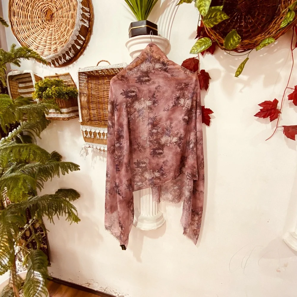 AUTHENTIC SILK IMPORTED SCARF - Picture 2 of 3